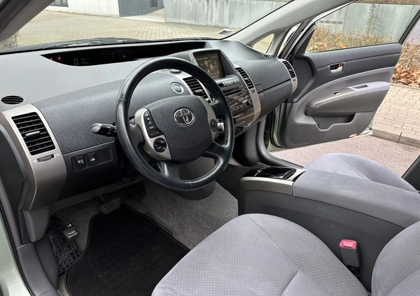 Toyota Prius cena 25000 przebieg: 240000, rok produkcji 2007 z Warszawa małe 631